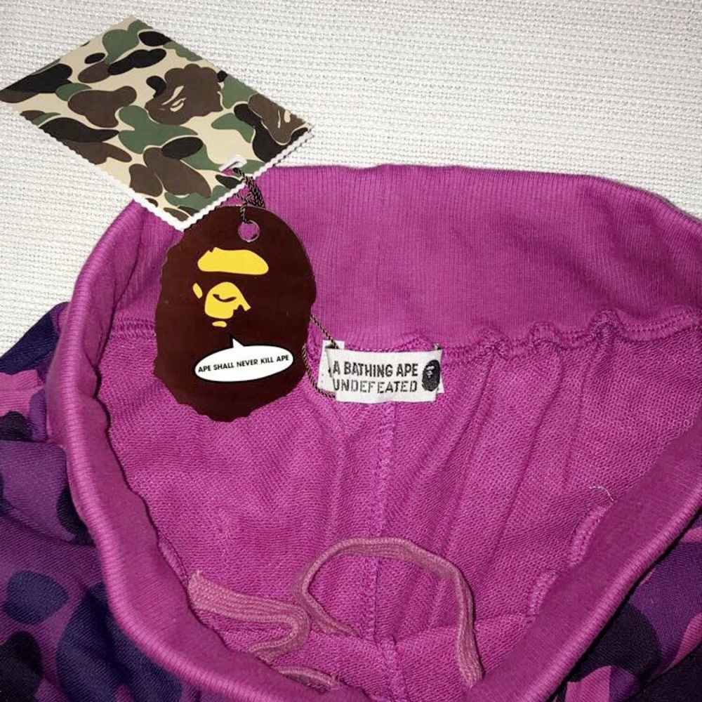BAPE - Picture 5 of 8